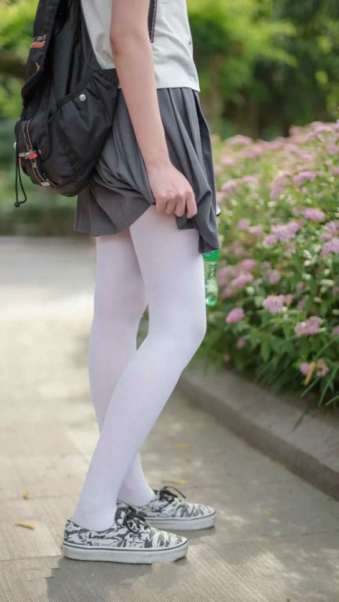 “足球明星李明西进，开启新一季征程”，李明 足球妻子